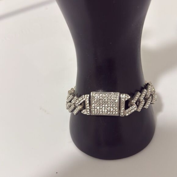 Vintage Rhinestone Cuban Link Silver Tone Bracelet with Push Lock Closure. - Picture 1 of 5